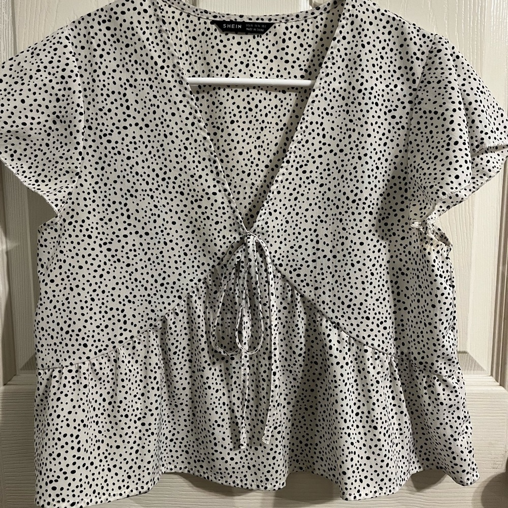 Polkadot black and white business casual short sleeve blouse
